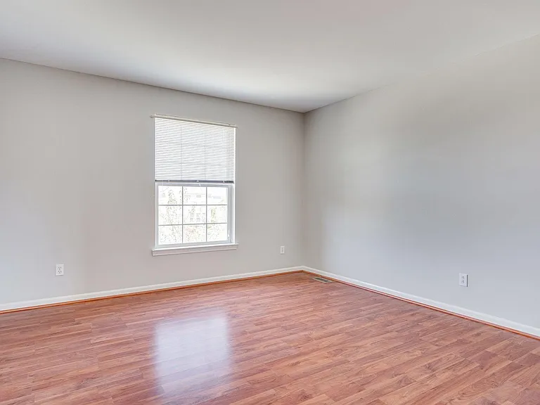 14864 Liri Dr — Photo 23
