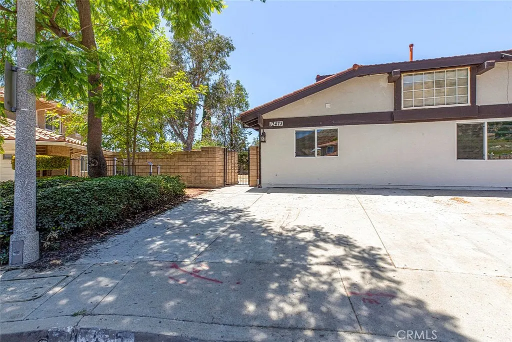 1 bed, 600 sqft, $2,200 — Photo 1