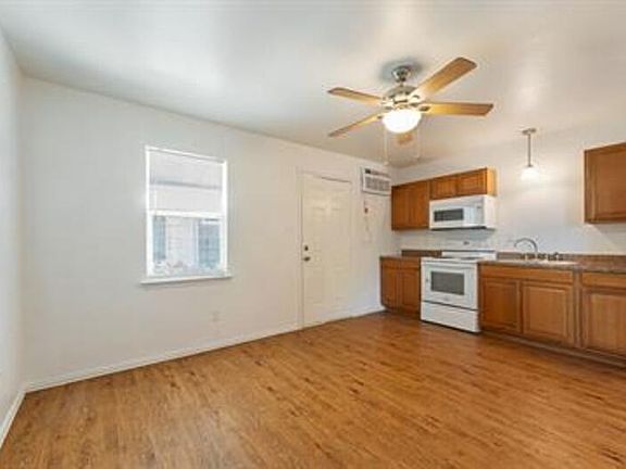 2nd image of 720 Pritchett Ln #8
