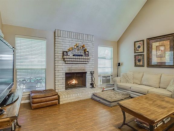 3rd image of 714 Bayou Bend Dr