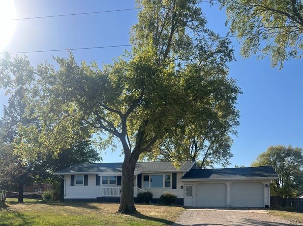 607 Sunset St, Urbana, IA 52345