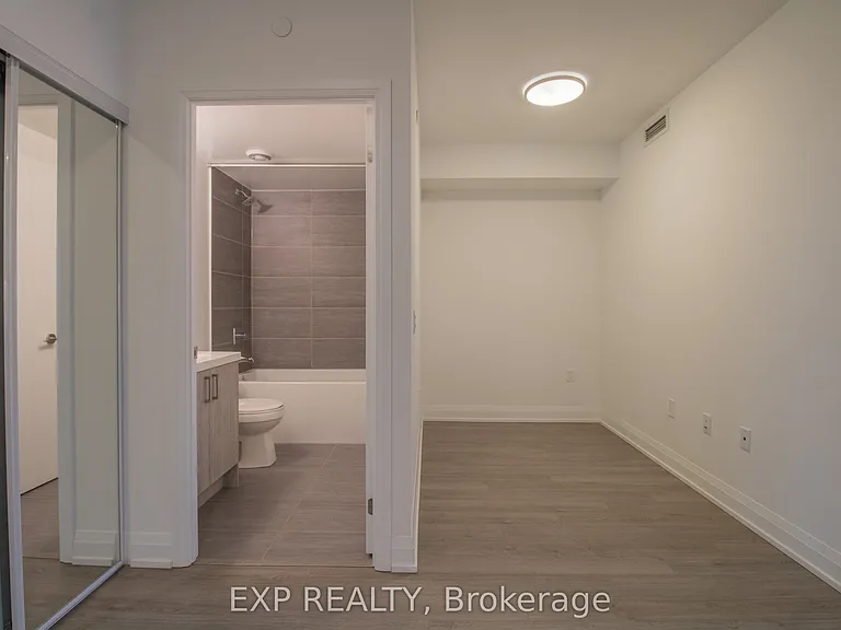 77 Mutual St #2210 — Photo 8