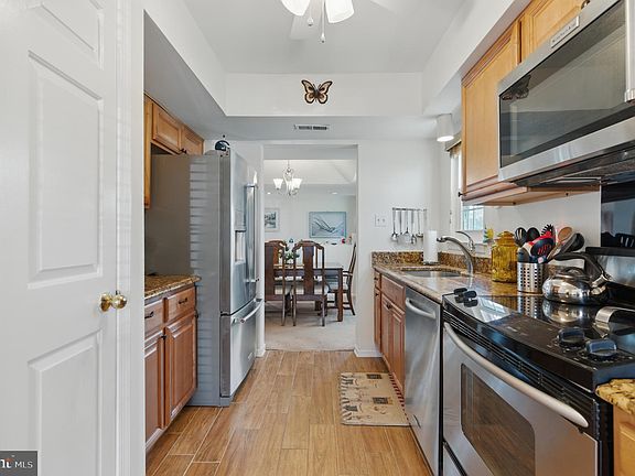 5th image of 241 Rumford Ct