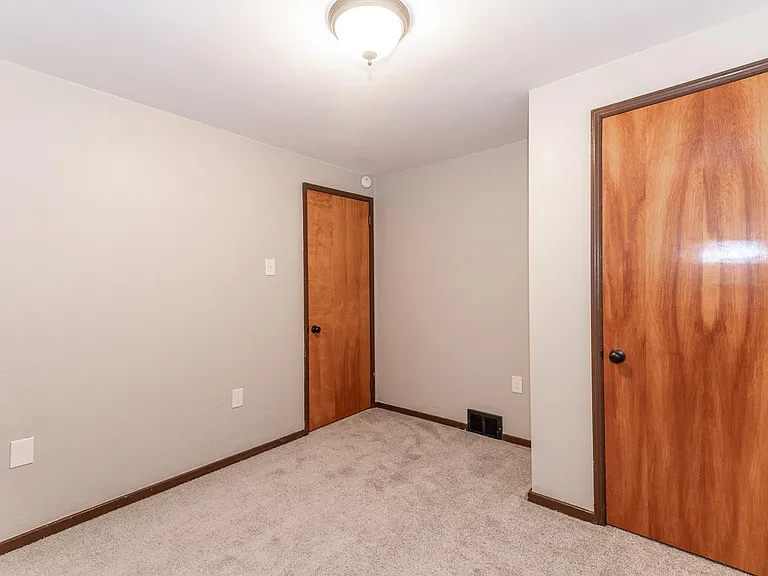 50 McNeilly Ct — Photo 9