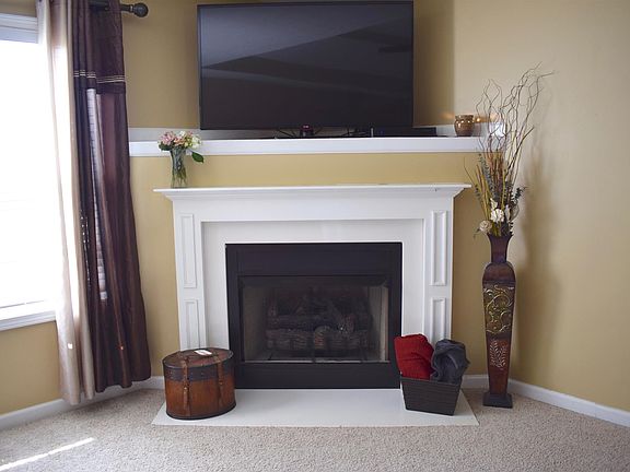 3rd image of 971 Cindy Jo Ct
