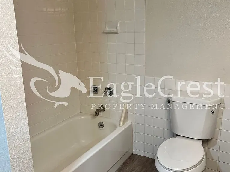 172 Brock St — Photo 11