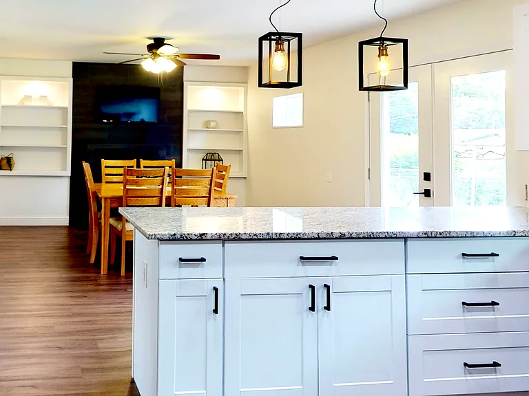808 Scottsdale Dr — Photo 4