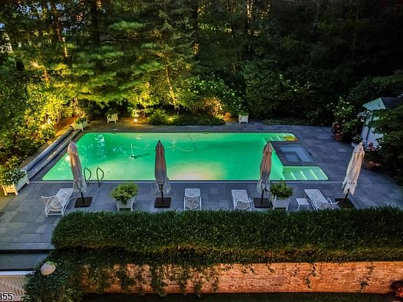 4th image of 21 Hardwell Rd