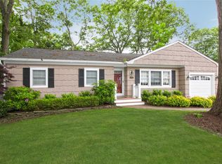 384 Deer Rd, Ronkonkoma, NY 11779