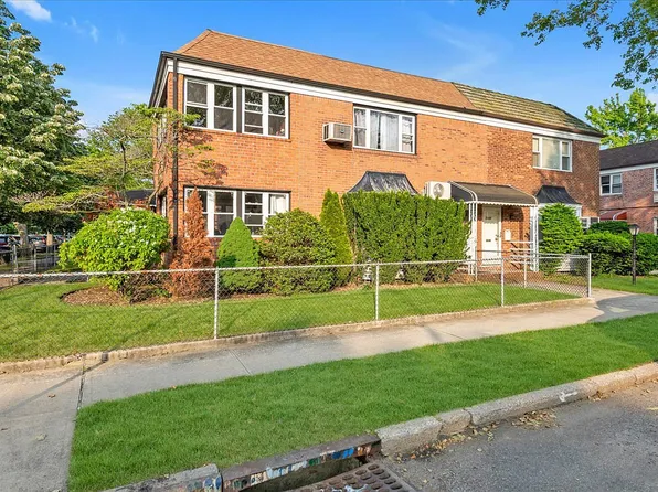7503 197th St, Fresh Meadows, NY 11366