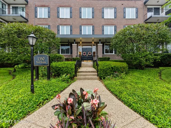 1350 N Western Ave APT 303, Lake Forest, IL 60045