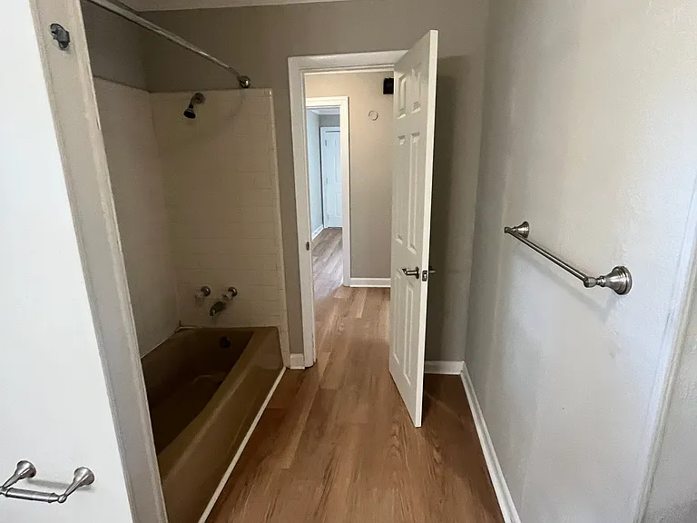 333 E Main St — Photo 30