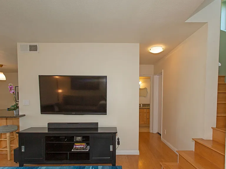 168 Walnut Ave — Photo 13