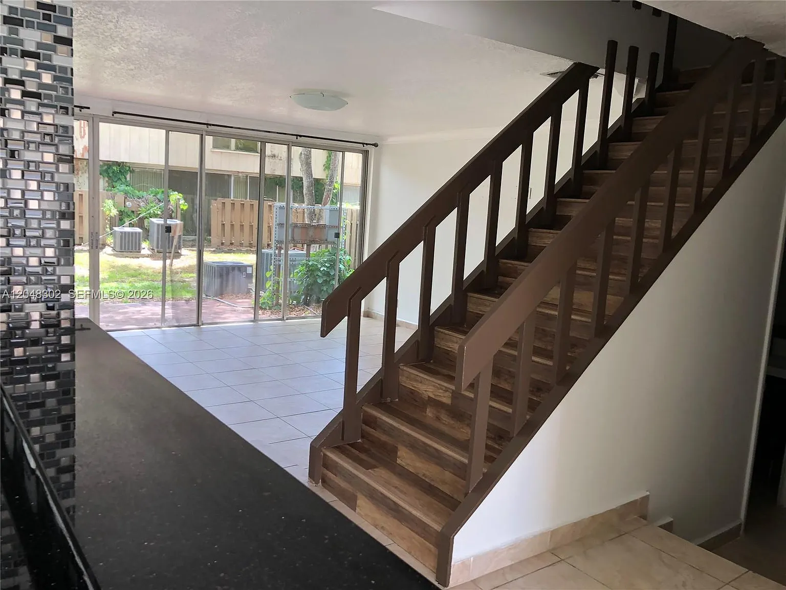 Townhouses At Jacaranda C — Photo 4