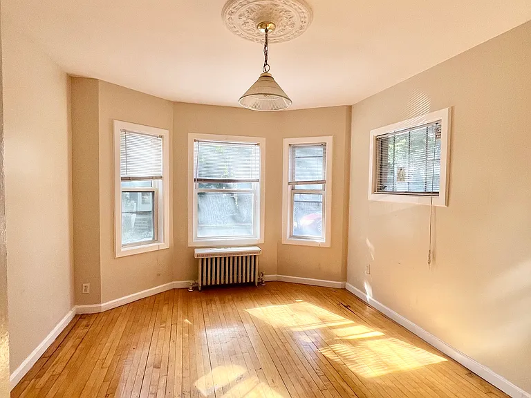 17 Park View St #1 — Photo 2