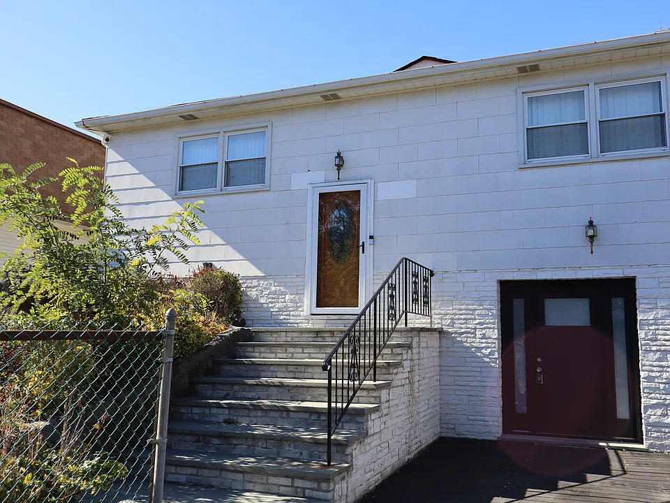 97 Benson St #2