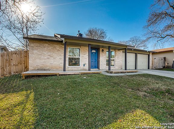 2nd image of 11111 Hunter Oaks St