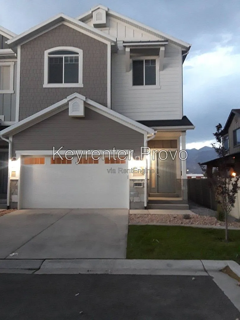 4 bed, 2.5 bath, 2303 sqft, $2,300 — Photo 1