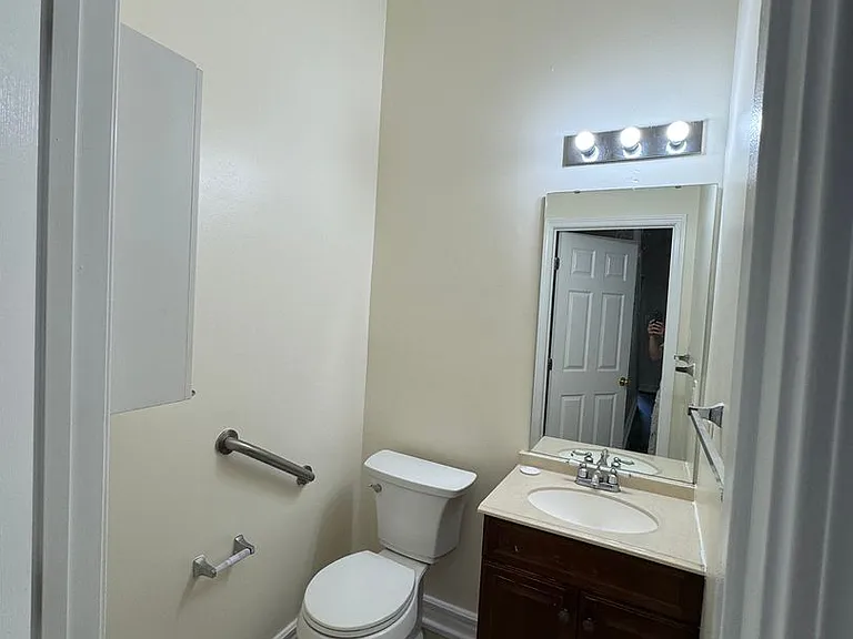2027 Russell Blvd. — Photo 25