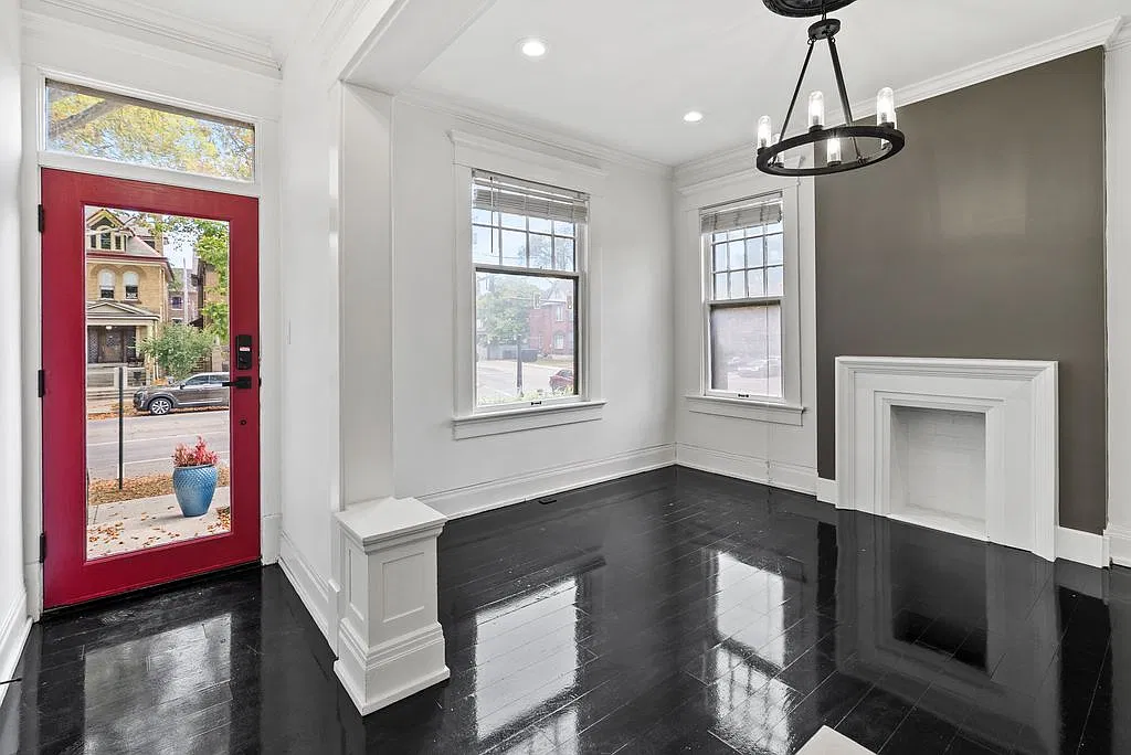 791 Neil Ave — Photo 3