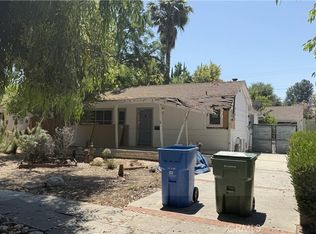 22030 De La Osa St, Woodland Hills, CA 91364