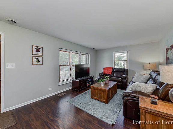 5th image of 2704 Davos Ave