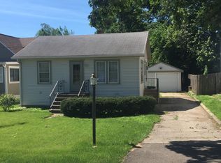 17 Meade Ct, Fox Lake, IL 60020