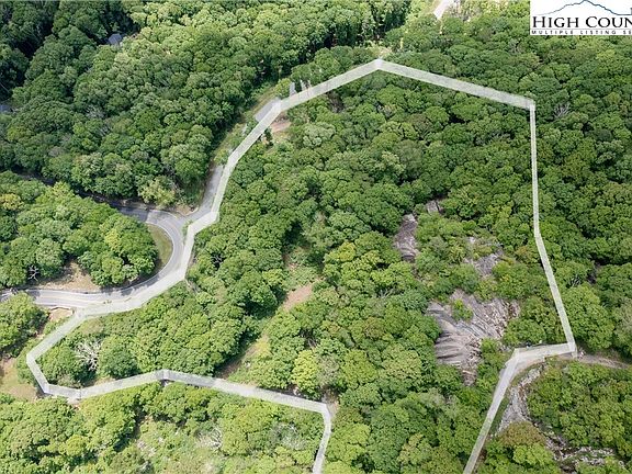 3rd image of 38 Smoke Rise Drive