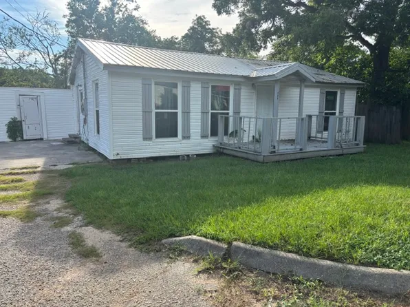 405 N 3rd Ave, Hartford, AL 36344