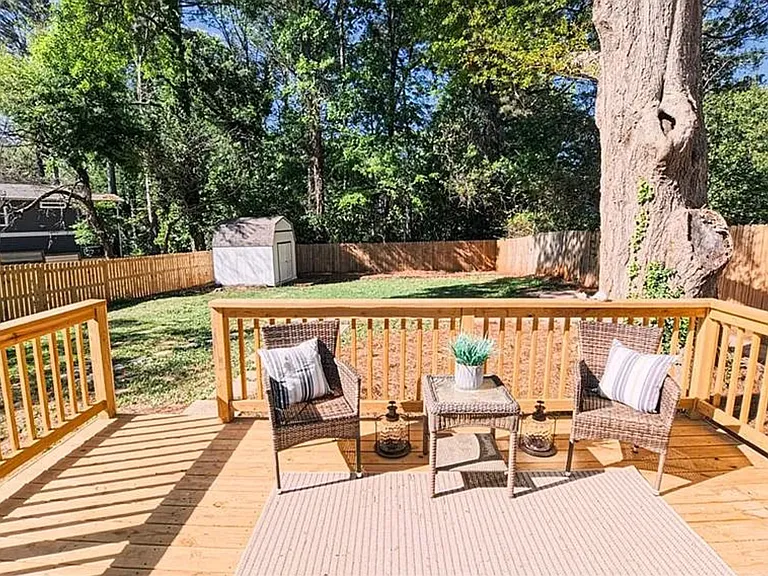 2402 Lancelot Dr — Photo 3