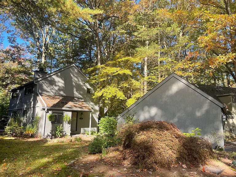 11 Clover Ct #11 — Photo 4
