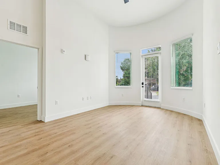 The Milk Stacks: Boutique Luxury Living in Downtown Orlando's Milk District — Photo 17