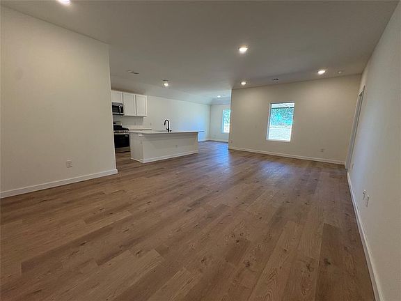 2nd image of 3112 Pennington St