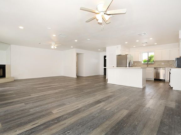4th image of 76983 California Dr