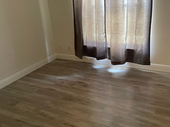 3rd image of 146 Canterbury Pl