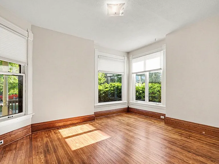 816 Innes St NE — Photo 4