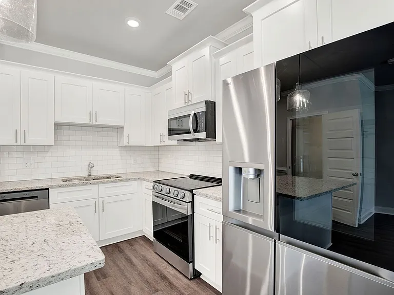 77 Dorsey Dr — Photo 11