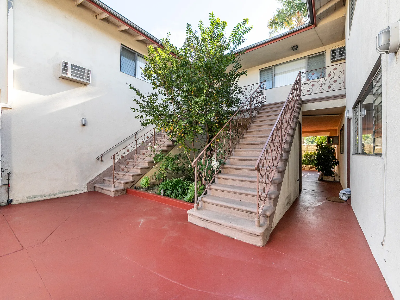 Studio, 400 sqft, $1,375 — Photo 4