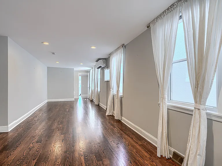 214 Warren Ave — Photo 15