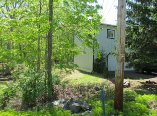 263 Canterbury Rd, Bushkill, PA 18324
