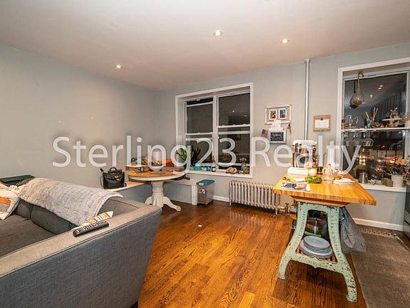 3rd image of 2819 23rd Ave #2