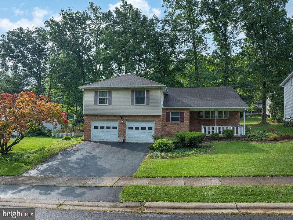 1st image of 642 Stoneledge Rd