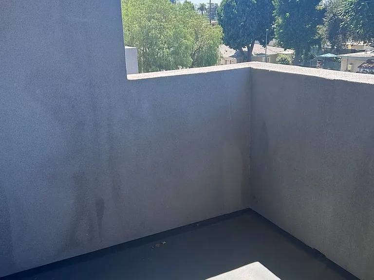 V on Victory Apartments — Photo 47