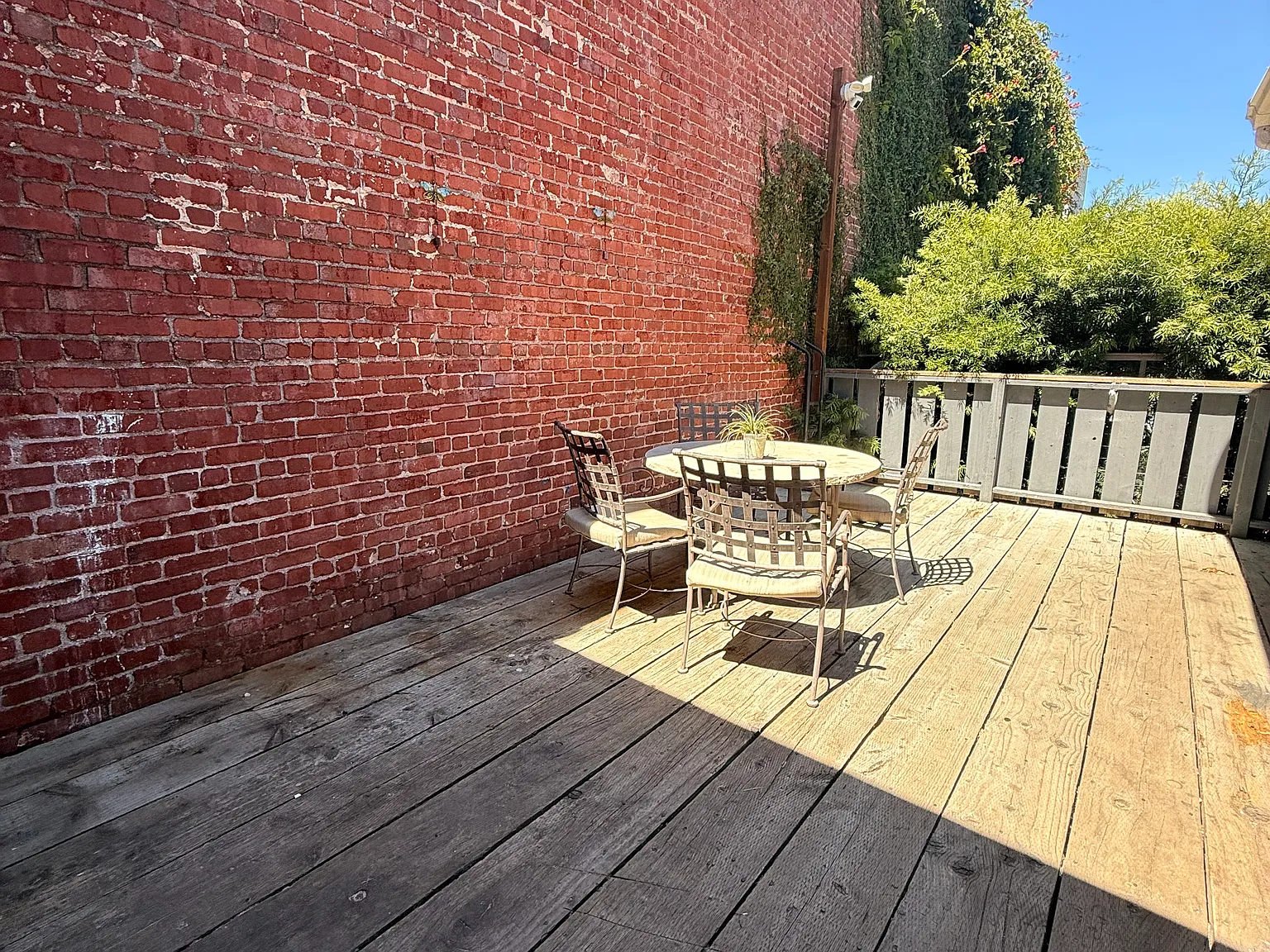 Studio, 400 sqft, $1,595 — Photo 2