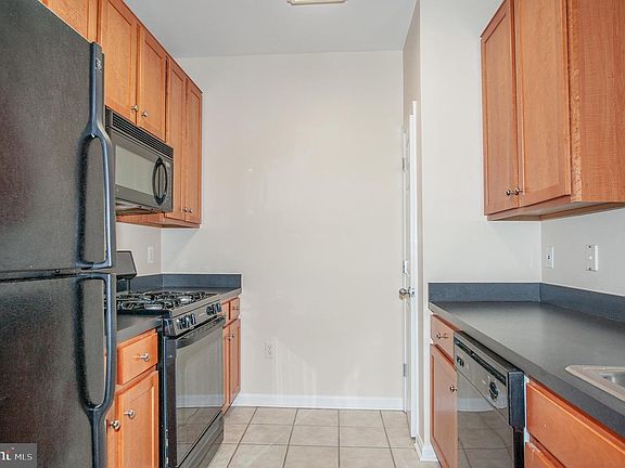 5th image of 4870 Eisenhower Ave Unit 308