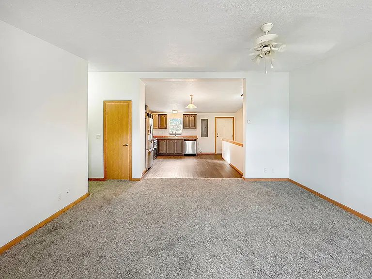 711 Clark Street Duplex — Photo 26