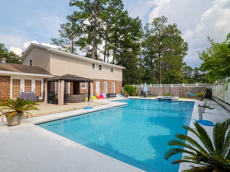 2114 Jerry Jones Dr — Photo 24