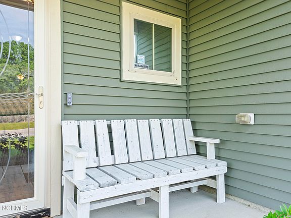 5th image of 401 Hope Ct