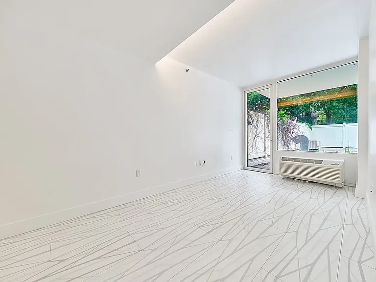 329 Pleasant Ave #1A — Photo 12