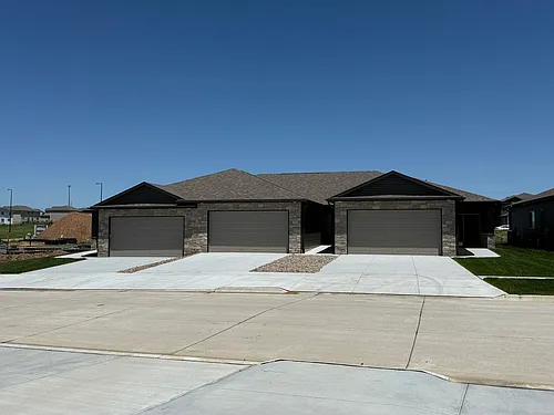7007 Serpentine Dr Photo 1